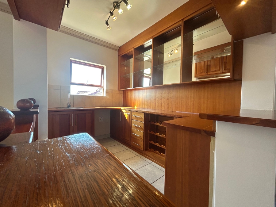 5 Bedroom Property for Sale in Birdwood Estate North West